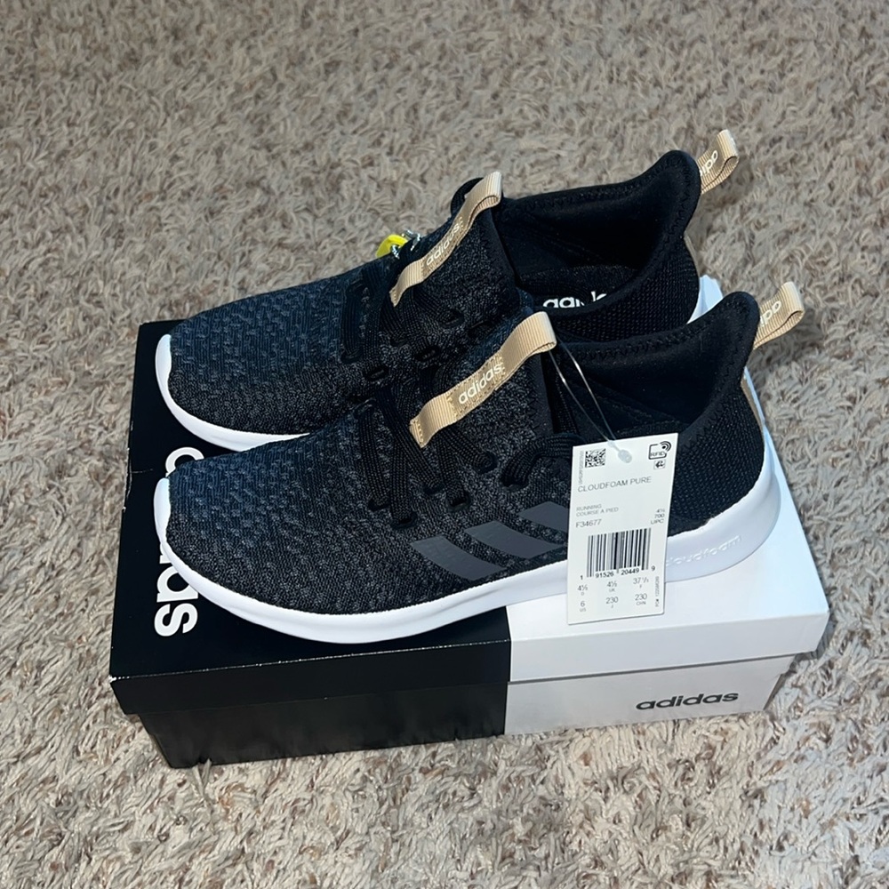 Women’s Adidas Cloudfoam Pure Size 6